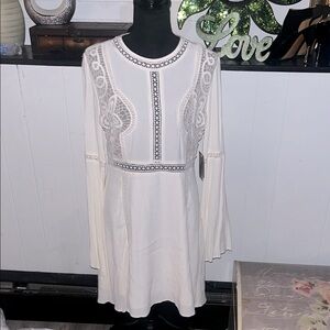 Elegant White Lace Dress